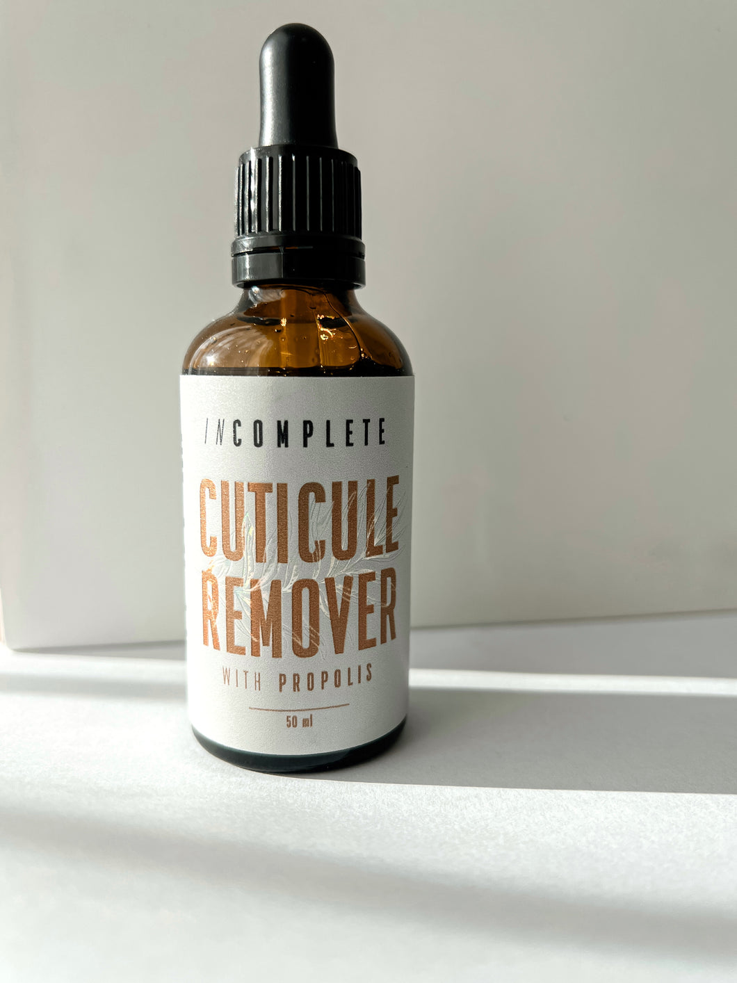 In Complete cuticle remover with propolis